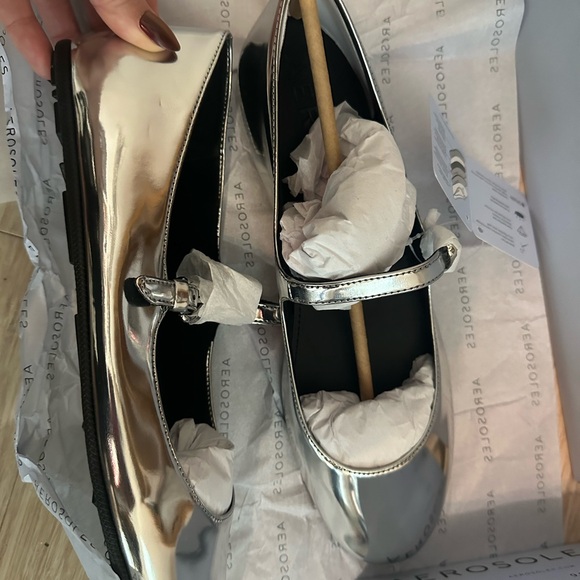 Aerosoles silver Mary Jane flats. ‘Perry Silver Mirror Metallic) - Picture 6 of 7